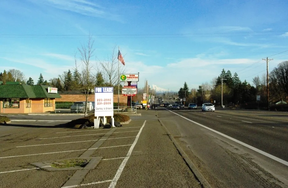 Shops and traffic along TV Highway in Aloha, Oregon